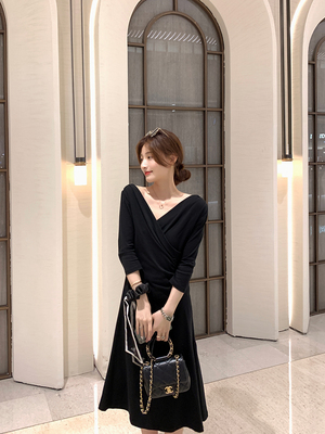 taobao agent Design dress, long skirt, Korean style, fitted, V-neckline, A-line