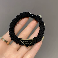 Черный треугольный рисунок веревка для волос