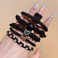 Черная резинка для волос