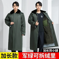 Зеленое бархатное пальто нового стиля в стиле