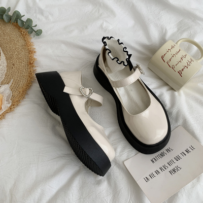 taobao agent White summer Japanese footwear platform, 2022 collection