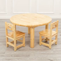 Круглый стол и два стула