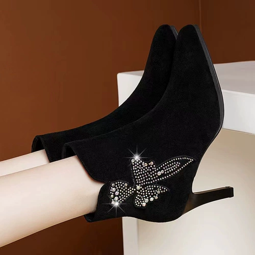 Демисезонные короткие сапоги с заостренным носом на высоком каблуке, матовые ботинки, ботильоны, из натуральной кожи