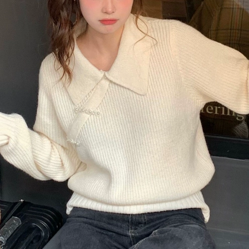 Демисезонный дизайнерский белый трикотажный свитер, воротник поло, тренд сезона, коллекция 2022