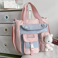 Розовый значок