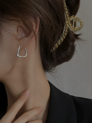 Модные небольшие дизайнерские серьги, коллекция 2022, легкий роскошный стиль, изысканный стиль