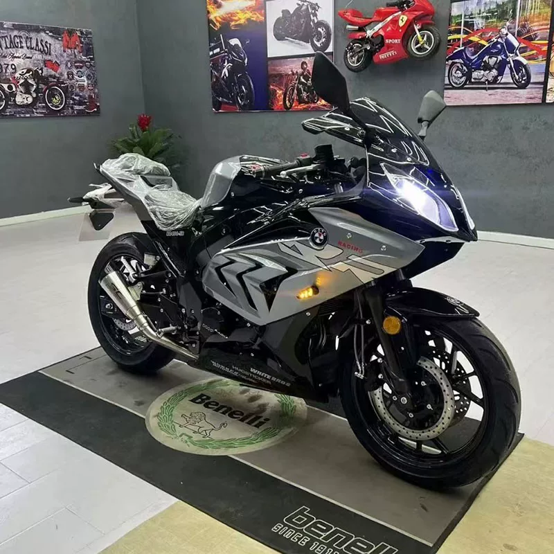 Мотоцикл Kawasaki Ninja R3 — спортивный взрослый байк, несколько цветовых вариантов, разрешён для регистрации