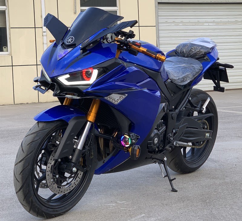 Мотоцикл Kawasaki Ninja R3 — спортивный взрослый байк, несколько цветовых вариантов, разрешён для регистрации