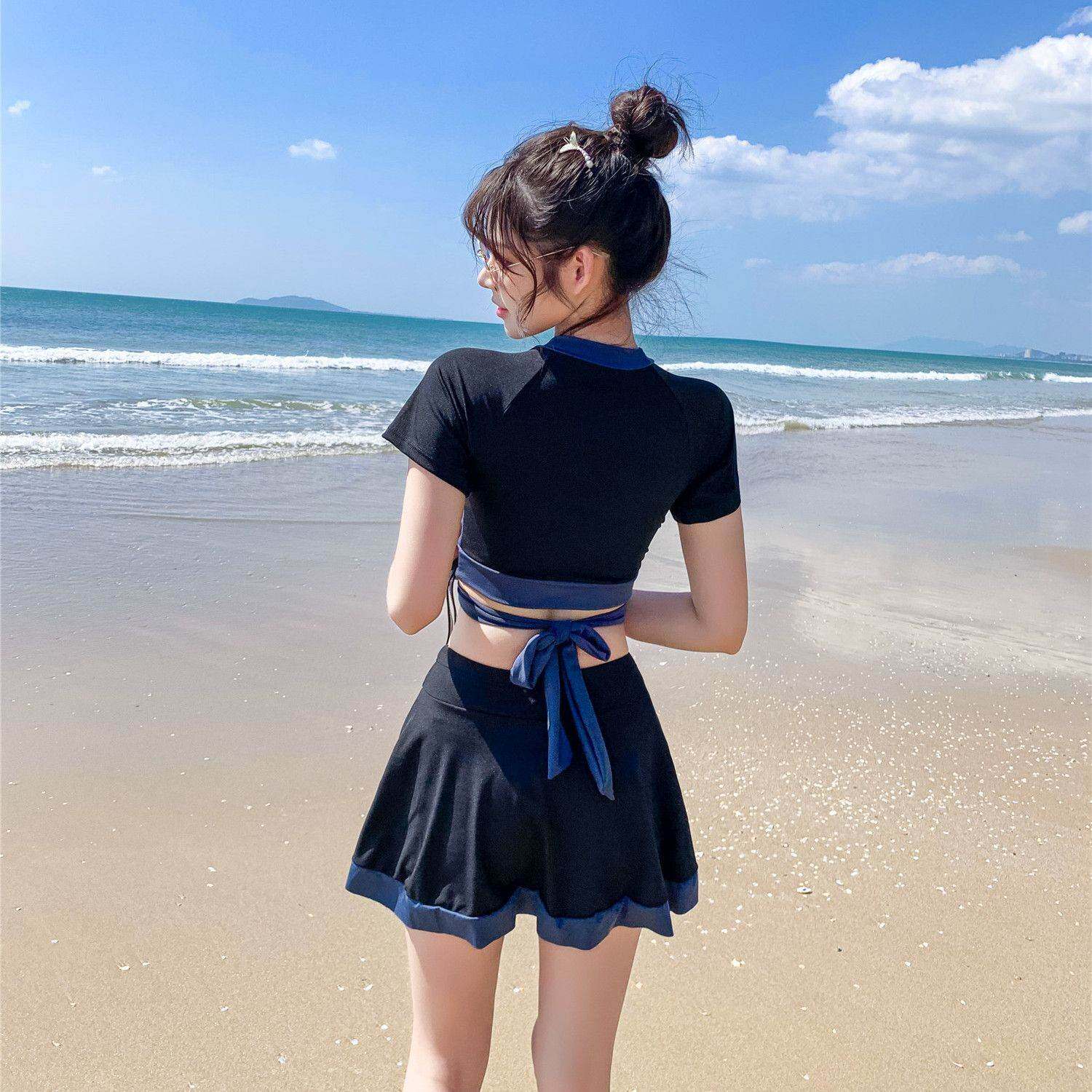 Baju renang dua helai gaya skirt set dua helai reka bentuk konservatif gaya sukan mengumpul dada kecil menampakkan gaya peralatan berenang pelajar