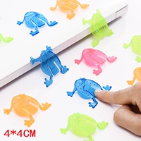 Пластиковая прыгающая лягушка-100