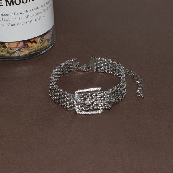 Ремень, пряжка, трендовый браслет подходит для мужчин и женщин, ювелирное украшение, аксессуар, популярно в интернете, не выцветает, простой и элегантный дизайн