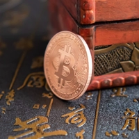 Биткойн из розового золота (толстый)