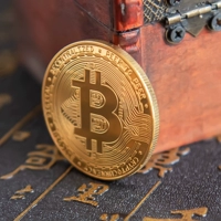Золотой биткойн (толстый)