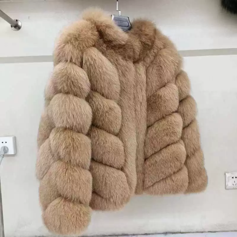 Пуховая шуба лисьего цвета короткая модель