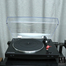 Виниловый проигрыватель