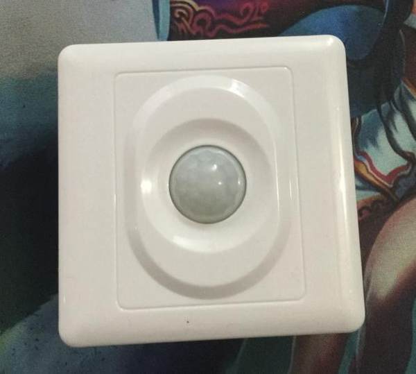 Физиологичный индукционный переключатель, светодиодная регулируемая энергосберегающая лампа