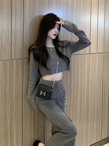 Трикотажный комплект, поясная сумка, длинная юбка, облегающий крой, открытые плечи, высокая талия