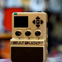 Американская битбудди мини -барабанная машина 2 -го поколения играет на гитарной басовой подножка