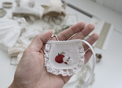 taobao agent Little Apple Embroidery Fa Lei Lei Lace Padlon