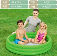 Чистый зеленый бассейн.