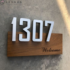 Декорации на дверь