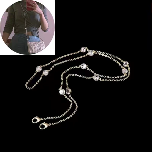 Применимые складки Miumi, подмышки под подмышками, замените имитационную кристаллическую цепь драгоценных камней, инкрустированная мешка на плечо с алмазной цепью, полоса