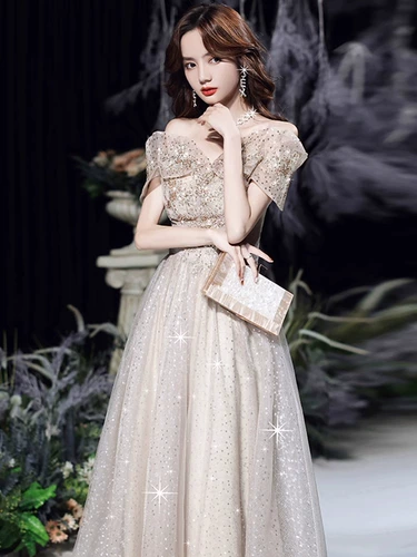 Элитное небольшое вечернее платье, премиум класс, открытые плечи