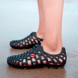 Тапочки в стиле Crocs, пляжные летние босоножки, мужские модные мужские тапочки для школьников и студентов, коллекция 2021 года, в корейском стиле, для влюбленных, подходят для носки на улице