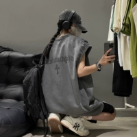 Темно-серый