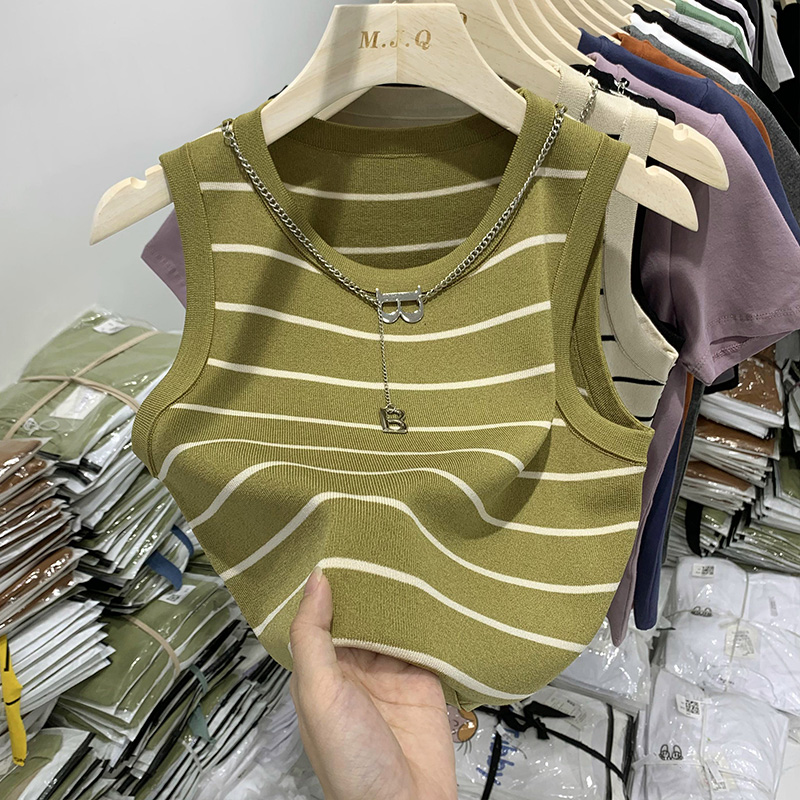 Mustard green [no necklace included]