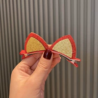 Золотая заколка для волос