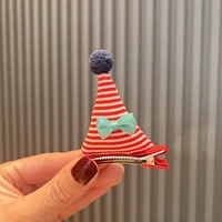 Красная заколка для волос