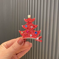 Красная заколка для волос