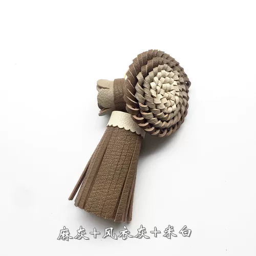 Подвеска ручной работы с кисточками, модный аксессуар для сумки, изысканный брелок, из натуральной кожи, изысканный стиль, в цветочек