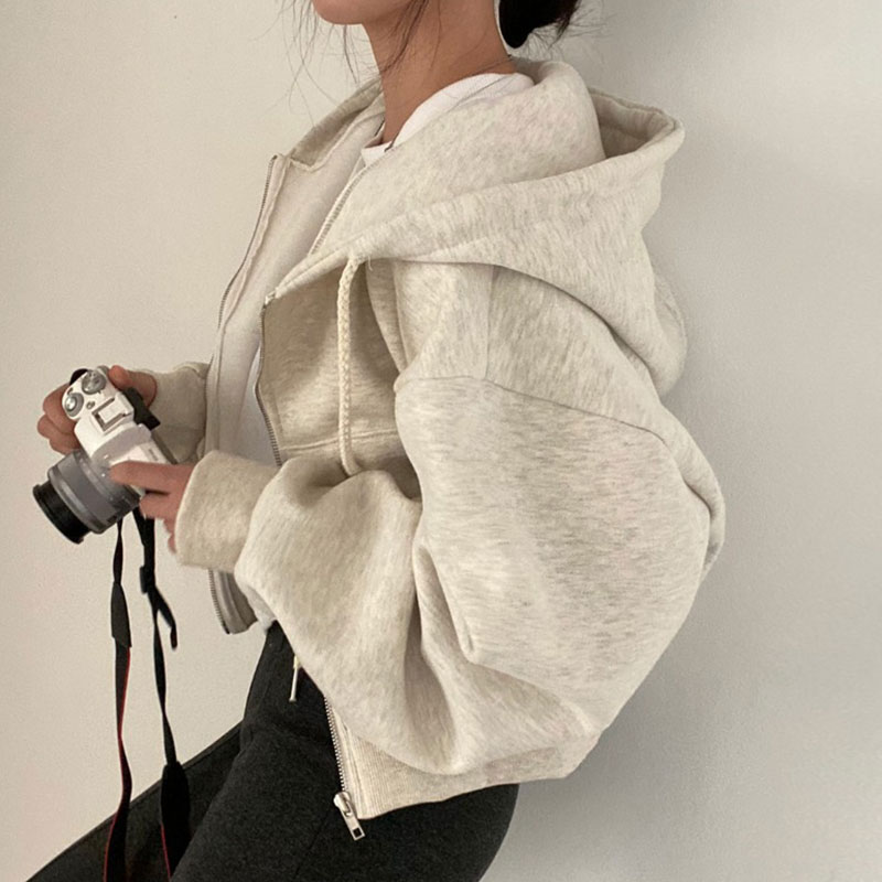 M beige
