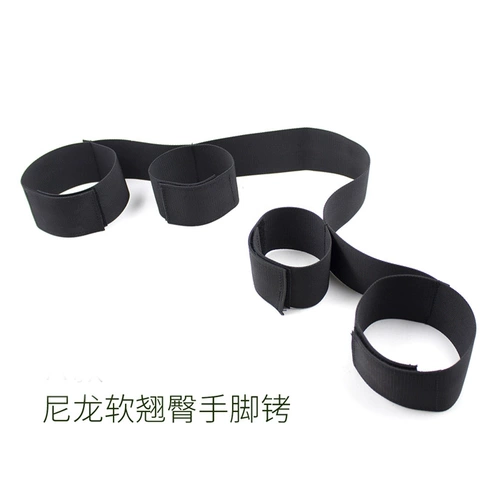 SM Инструменты пыток с альтернативными игрушками и наручниками ног являются обязательными, чтобы связать с инструментами для посадки на страсть в человеческую страсть