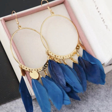 爱逛街为您找到欧美羽毛耳环相关的宝贝,您可以在下面的板块中挑选