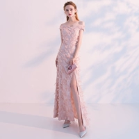 Розовый, длинный, открытые плечи