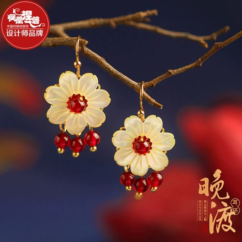 Серьги из граната, красная оригинальная подвеска, легкий роскошный стиль, в цветочек, коллекция 2022