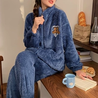 R5901 Back to Back Bear