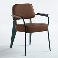 Принесите поручни по зеленым зеленым кофейным цветам Два выстрела