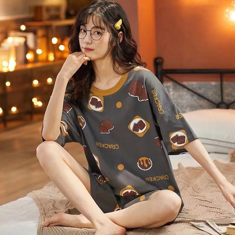 black biscuit set
