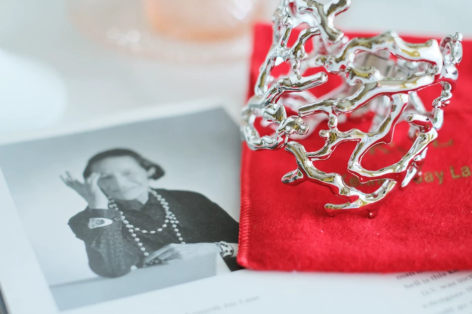 Geisha Rouge Vintage KJL Silver Focus Focusing Fashionable Style Wide Bracelet