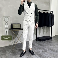 Белый жилет, штаны, рубашка, галстук-бабочка