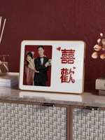 Модель --- легкое роскошное золото