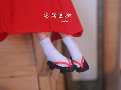 taobao agent Wawa uses Japanese black wooden slippers super short socks OB small cloth Azone Xinyi LICCA Keer MMK Duo Elves