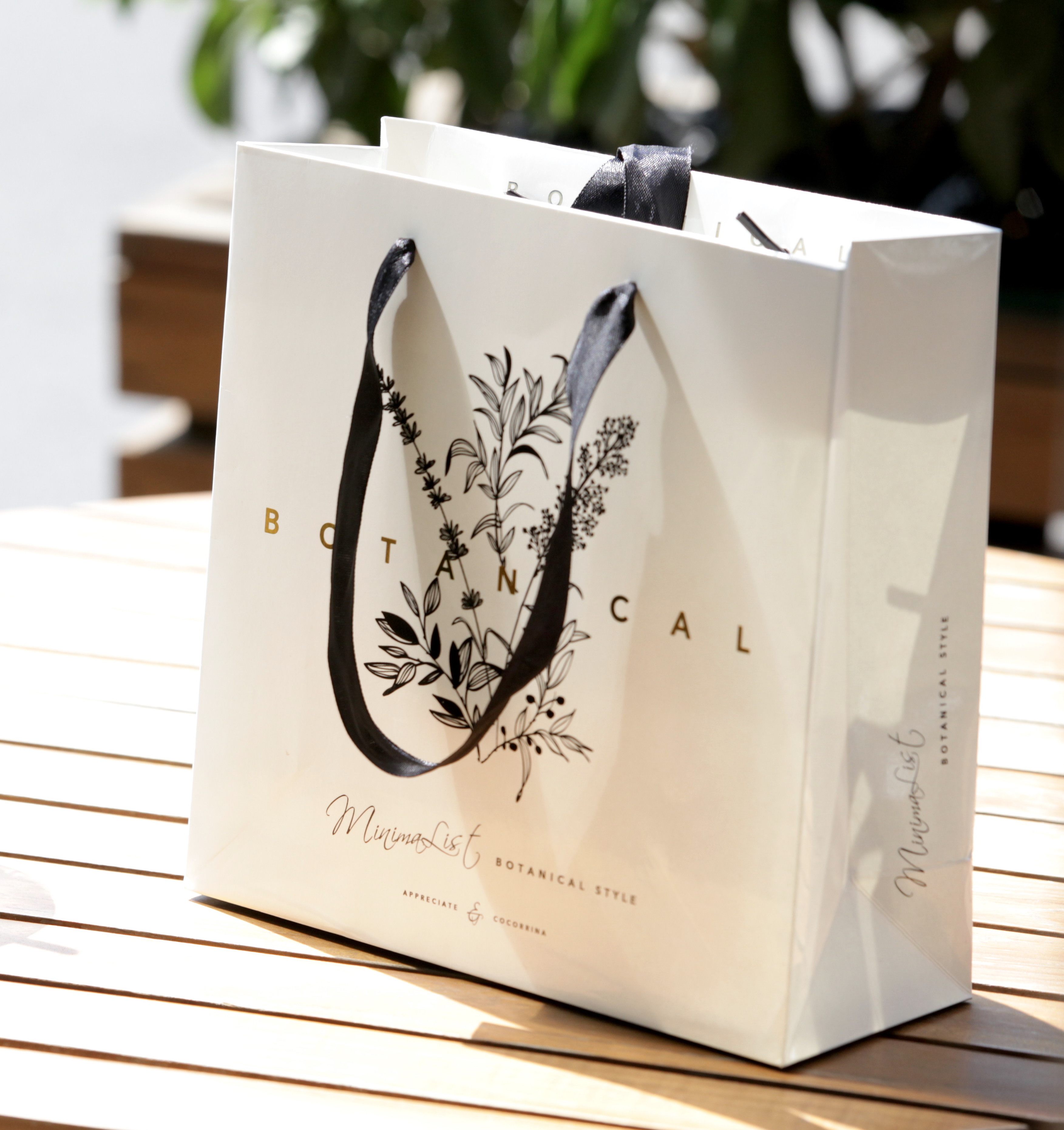 高端手提袋礼品袋 创意黑白时尚烫金纸袋