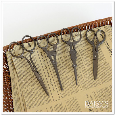 taobao agent Jujia retro scissors Iron scissors handmade scissors camera props with paper cards separately packaged