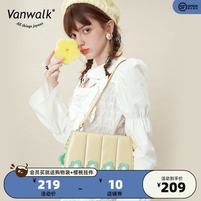 taobao agent Vanwalk outings series original punk girl shell bag retro sweetheart shoulder armpit bag method stick bag