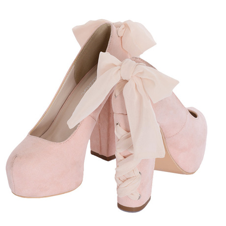 爱逛街为您找到蝴蝶结高跟鞋相关的宝贝,您可以在下面的板块中挑选